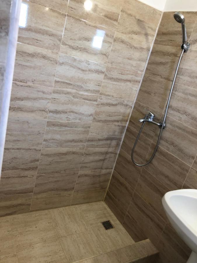 Autentic Boutikue 科斯蒂内什蒂 外观 照片